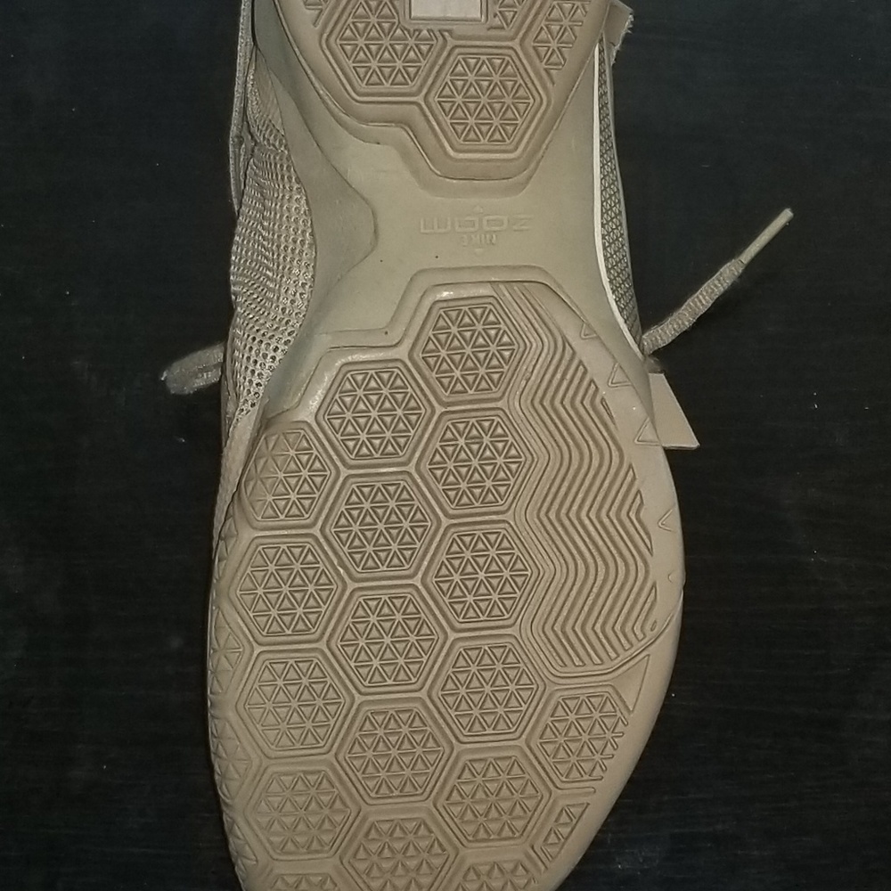 Lebron Soilder 9 - Picture 2 of 8